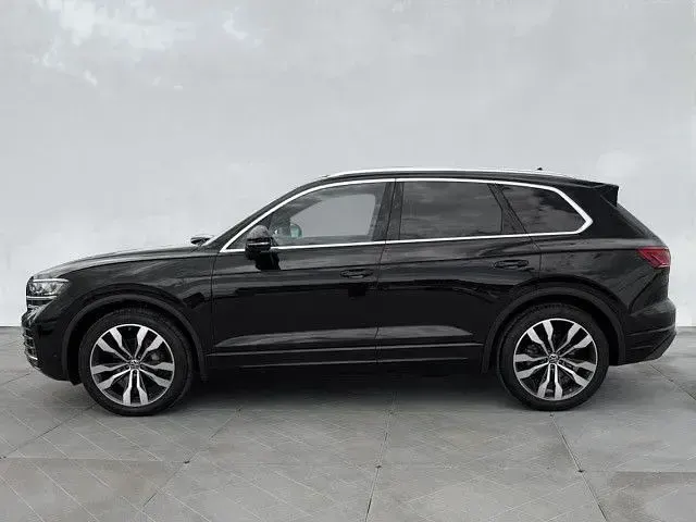 Gebraucht VW Touareg Elegance 231 PS (169 kW) 2025 Grenadillschwarz metallic SUV
