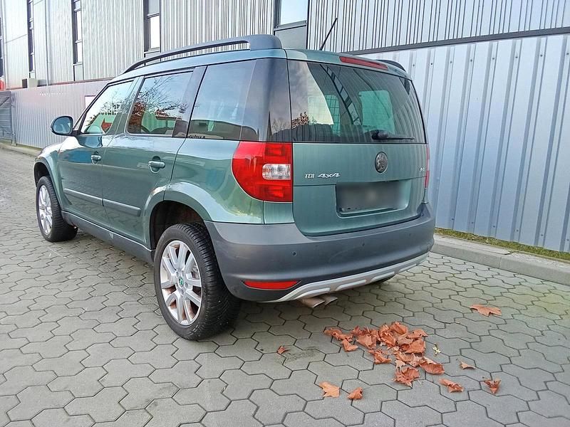 Grün Gebraucht 2012 Skoda Yeti SUV | 4.450 € (Superpreis) - Bild 1/4