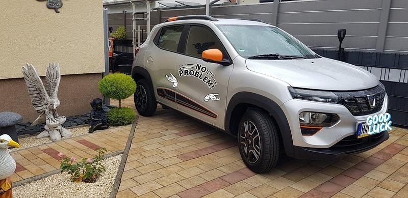 Silber Gebraucht 2022 Dacia Spring Comfort Plus Kleinwagen | 12.999 € - Bild 1/4