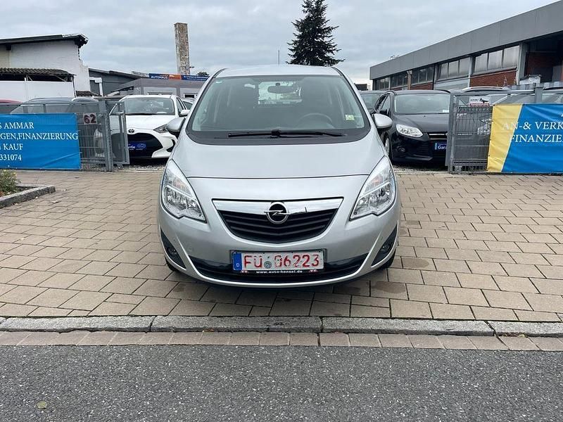 Silber Gebraucht 2010 Opel Meriva Edition Van / Kleinbus | 5.899 € (Fairer Preis) - Bild 1/4