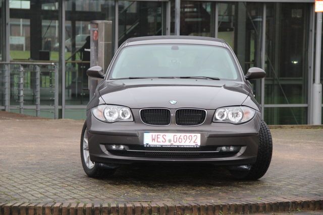 Andere farbe metallic Gebraucht 2009 BMW 120 Coupé Coupé | 12.950 € - Bild 1/4