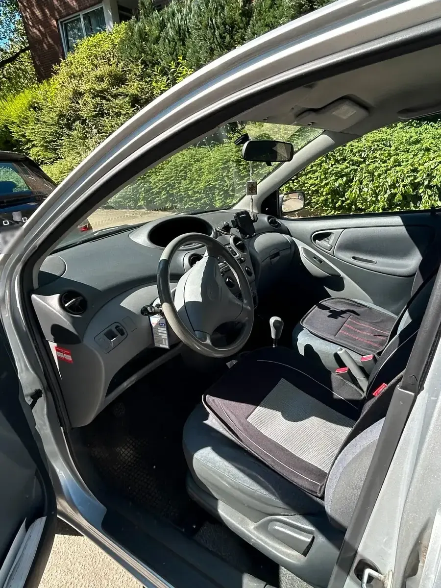 Gebraucht Toyota Yaris 68 PS (50 kW) 2002 Grau Kombi