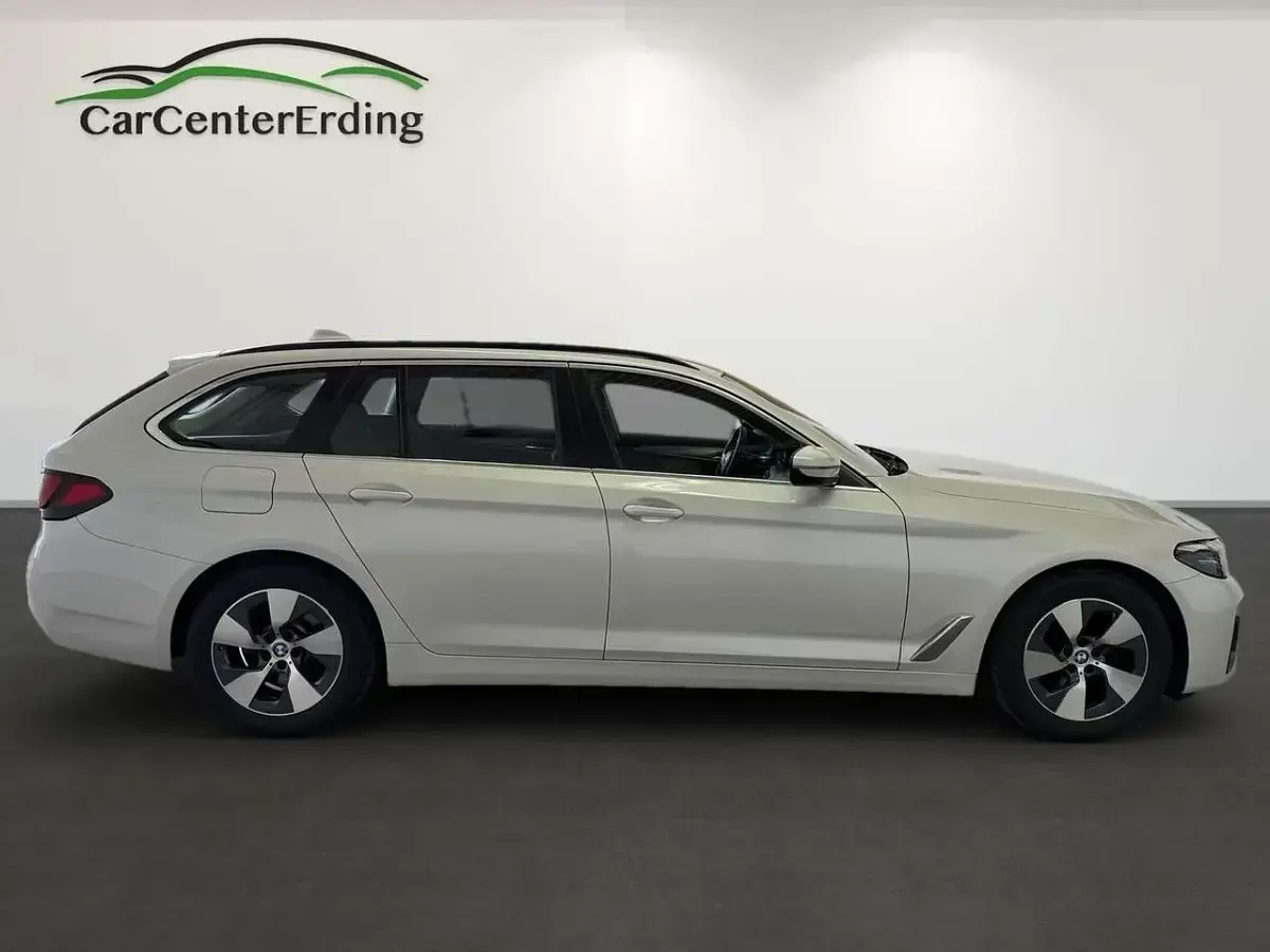 Second-hand BMW 520 184 CP (135 kW) 2023 Alb Break