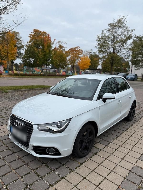 Weiß Gebraucht 2012 Audi A1 Sportback Design Kleinwagen | 8.400 € (Superpreis) - Bild 1/4