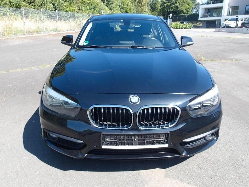 Schwarz Gebraucht 2016 BMW 120 Sport Line Kleinwagen | 10.980 € (Guter Preis) - Bild 1/4