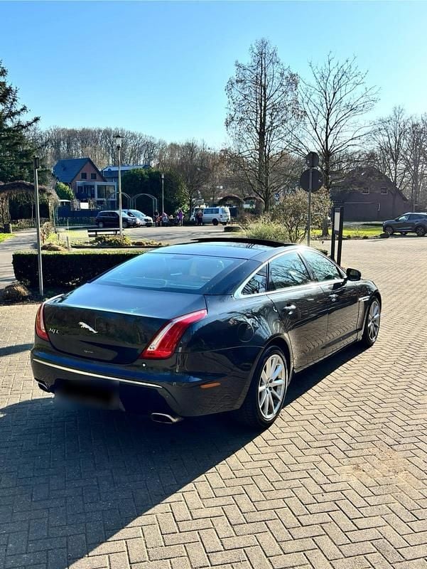 Gebraucht Jaguar XJL 275 PS (202 kW) 2011 Grau Limousine