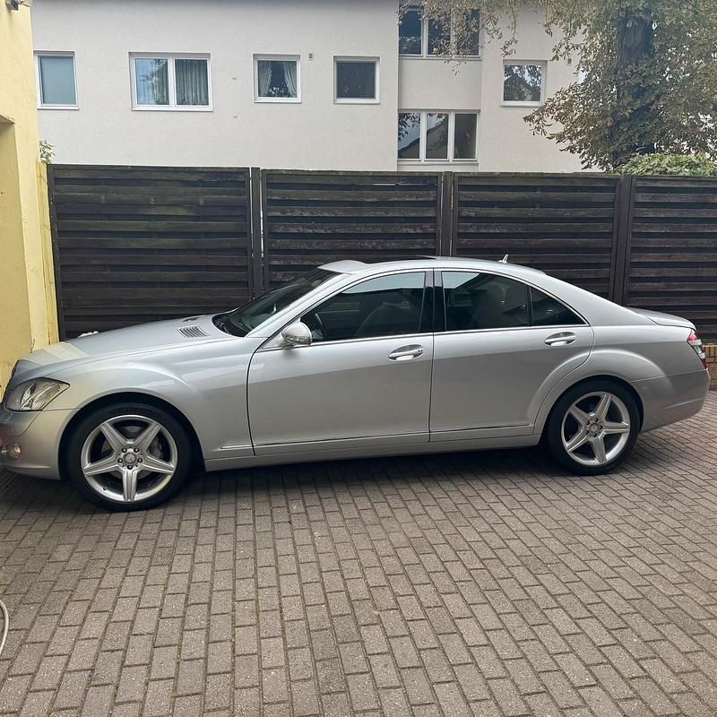 Silber Gebraucht 2005 Mercedes S350 Limousine | 15.850 € (Teuer) - Bild 1/4