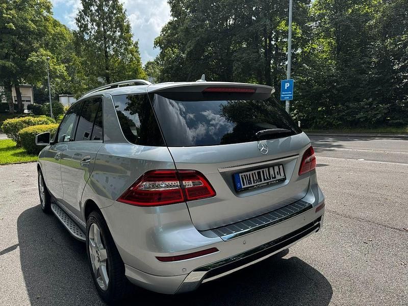 Gebraucht Mercedes ML350 258 PS (189 kW) 2014 Grau SUV