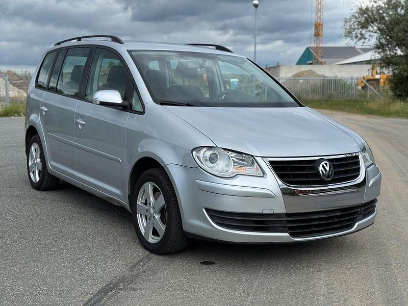 Silber Gebraucht 2008 VW Touran Van / Kleinbus | 3.400 € (Fairer Preis) - Bild 1/4