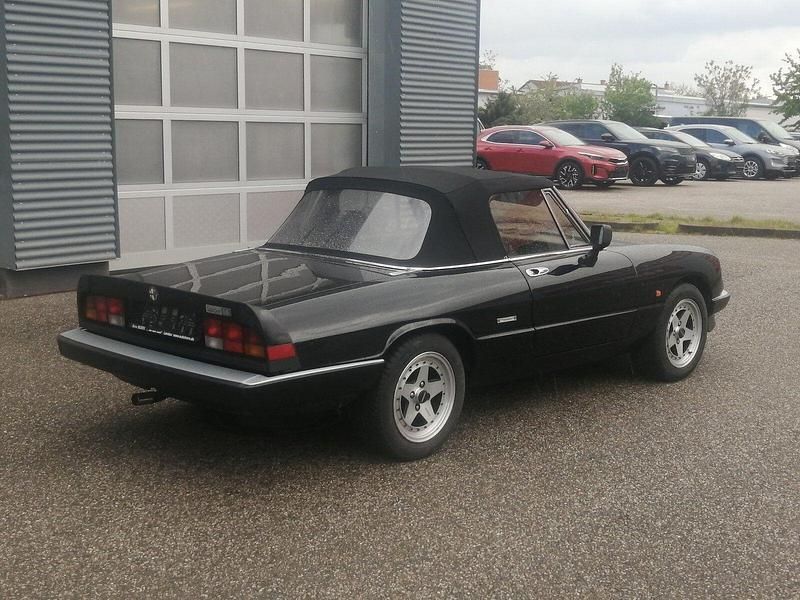 Gebraucht Alfa Romeo Spider 103 PS (75 kW) 1986 Schwarz Cabrio