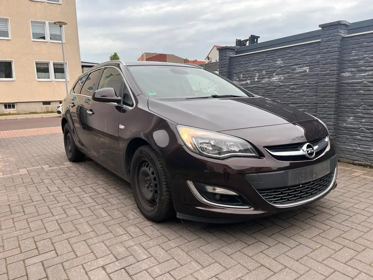 Brugt Opel Astra 115 HK (84 kW) 2013 Brun Stationcar