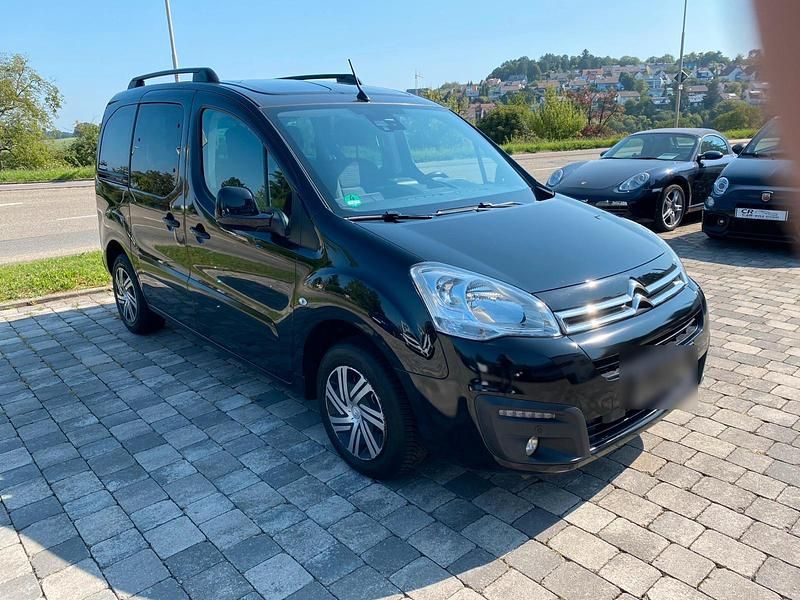 Schwarz Gebraucht 2018 Citroën Berlingo SELECTION Van / Kleinbus | 8.990 € (Fairer Preis) - Bild 1/4