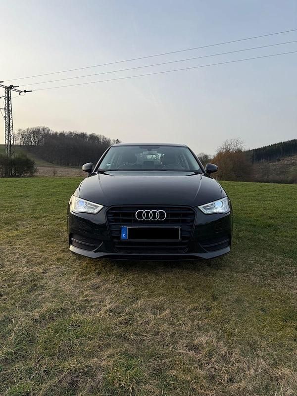 Gebraucht Audi A3 Attraction 110 PS (80 kW) 2016 Schwarz Limousine