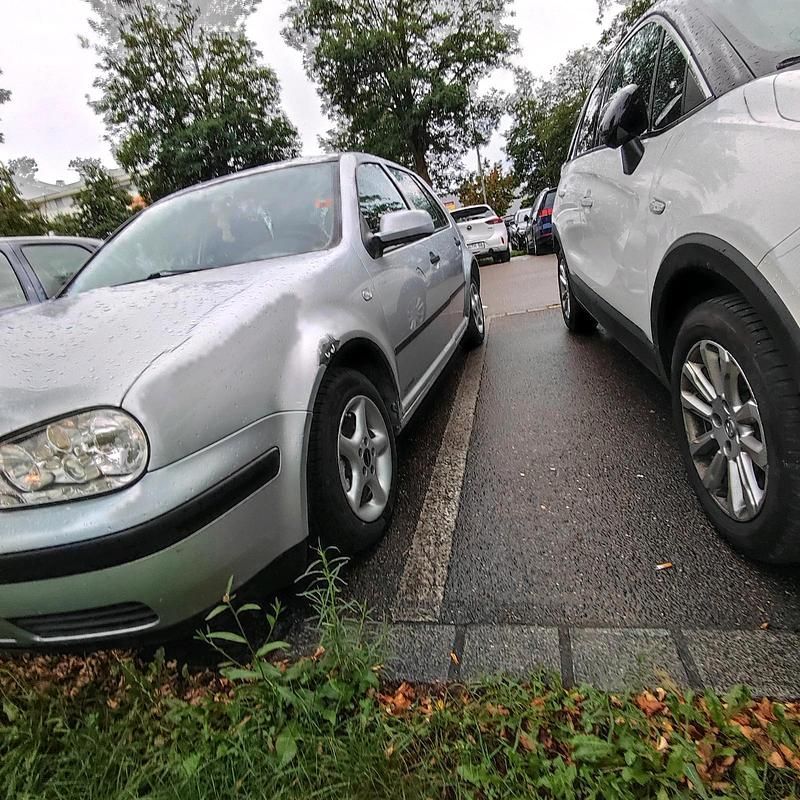 Silber Gebraucht 2001 VW Golf IV Kleinwagen | 1.160 € (Guter Preis) - Bild 1/4