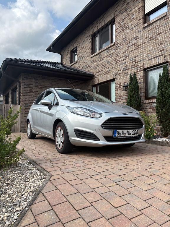 Silber Gebraucht 2014 Ford Fiesta Kleinwagen | 6.250 € (Guter Preis) - Bild 1/4