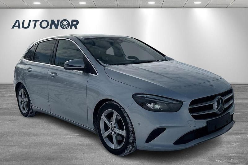 Gebraucht Mercedes B200 150 PS (110 kW) 2021 Silber Van / Kleinbus