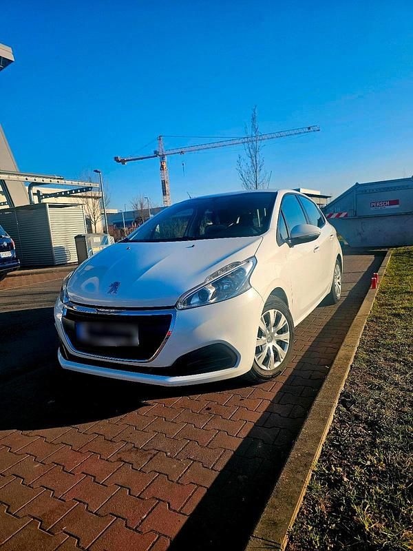 Gebraucht Peugeot 208 82 PS (60 kW) 2016 Weiß Kleinwagen