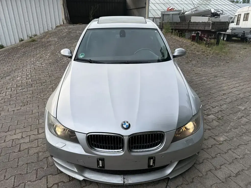 Gebraucht BMW 325 218 PS (160 kW) 2005 Silber Limousine