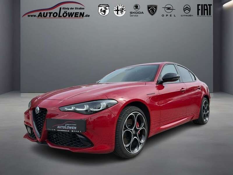 Rot (dunkelrot) Gebraucht 2023 Alfa Romeo Giulia Competizione Kleinwagen | 39.500 € (Fairer Preis) - Bild 1/4
