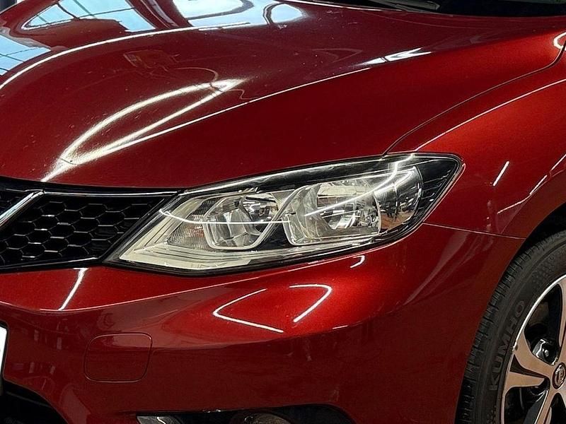 Gebraucht Nissan Pulsar Acenta 116 PS (85 kW) 2017 Rot Kleinwagen