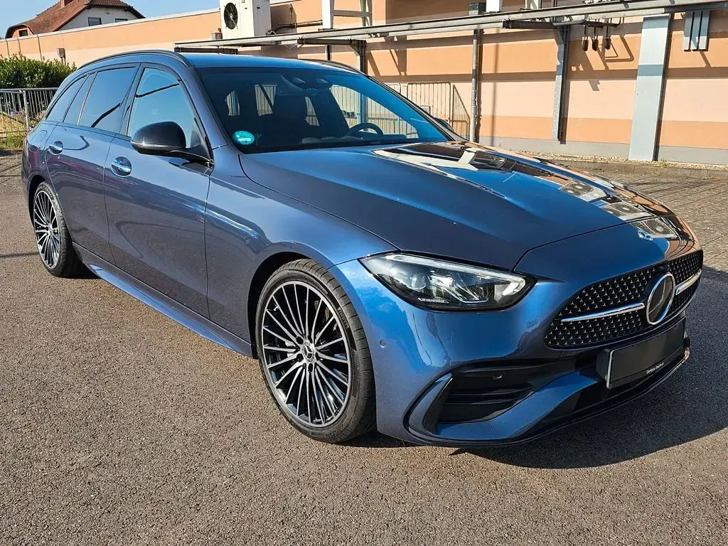 Gebraucht Mercedes C300 AMG 258 PS (189 kW) 2023 Blau Kombi