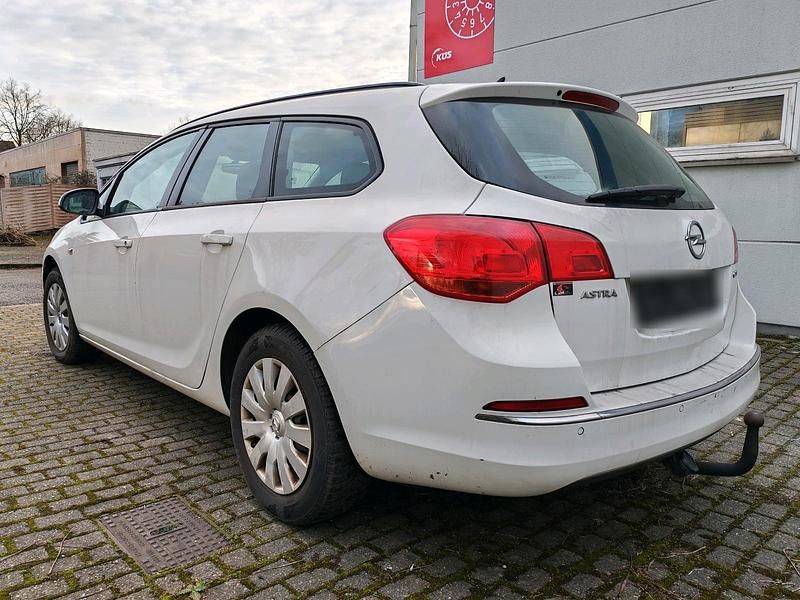 Gebraucht Opel Astra 110 PS (80 kW) 2015 Weiß Kombi
