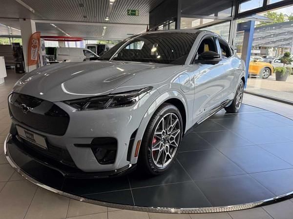 Grau (glacier grey) Neu 2025 Ford Mustang Mach-E GT Extended Range SUV | 68.990 € (Superpreis) - Bild 1/4