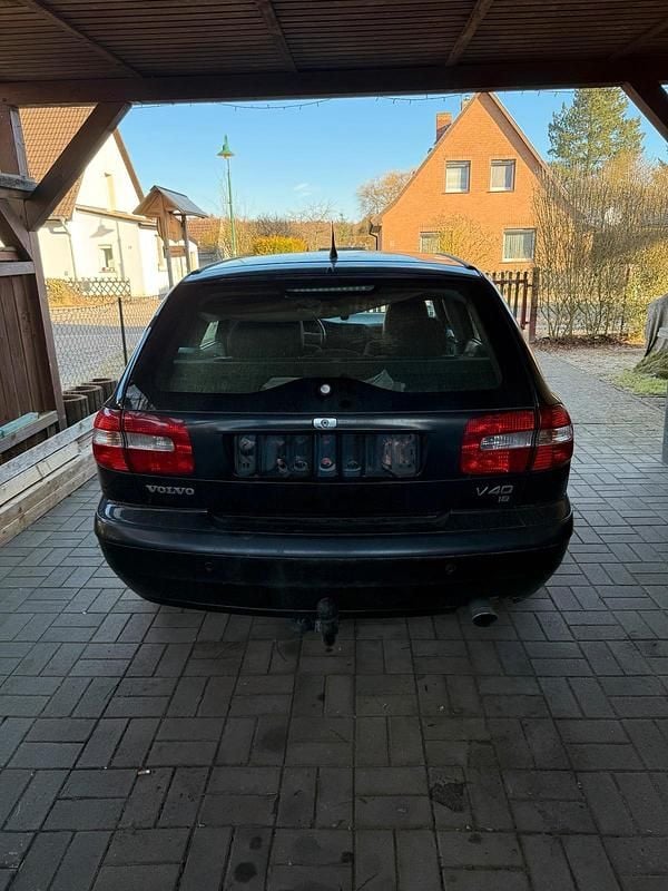 Gebraucht Volvo V40 122 PS (89 kW) 2003 Schwarz Kombi