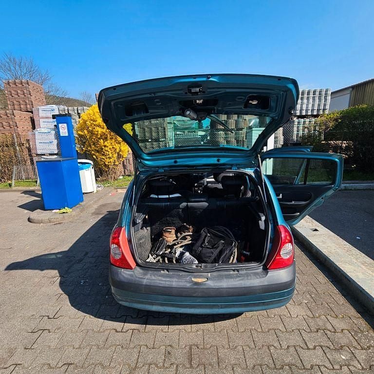 Gebraucht Renault Clio II 75 PS (55 kW) 2004 Blau Limousine