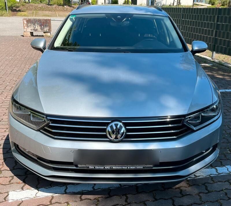Silber Gebraucht 2019 VW Passat Comfortline Kombi | 19.900 € (Guter Preis) - Bild 1/4