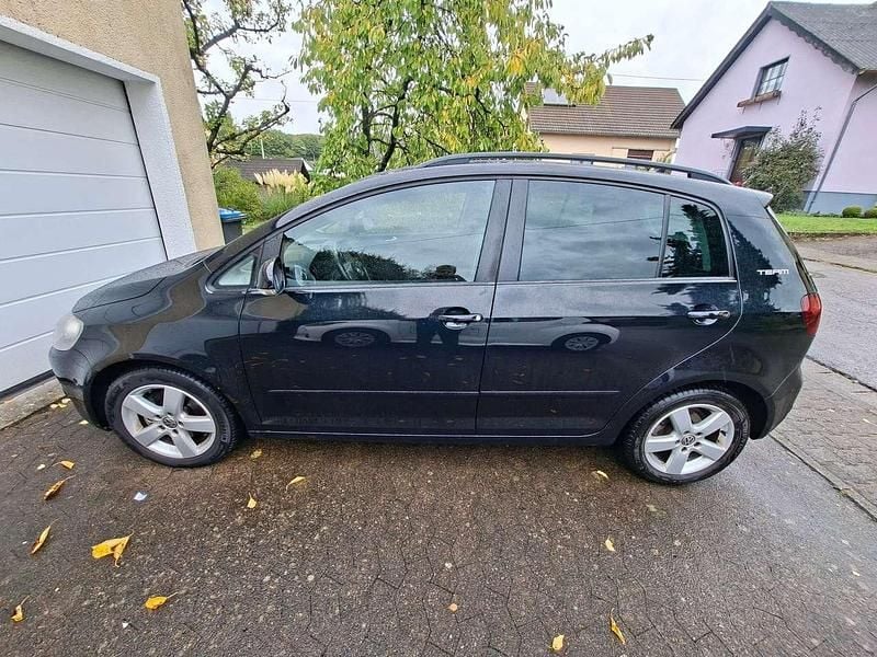 Gebraucht VW Golf VI Team 140 PS (102 kW) 2011 Schwarz Kleinwagen