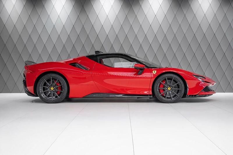 Gebraucht Ferrari SF90 999 PS (734 kW) 2023 Rot Coupé