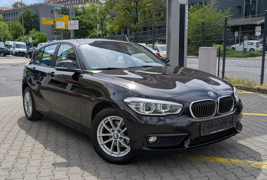 Gebraucht BMW 116 Advantage 109 PS (80 kW) 2015 Schwarz Kleinwagen
