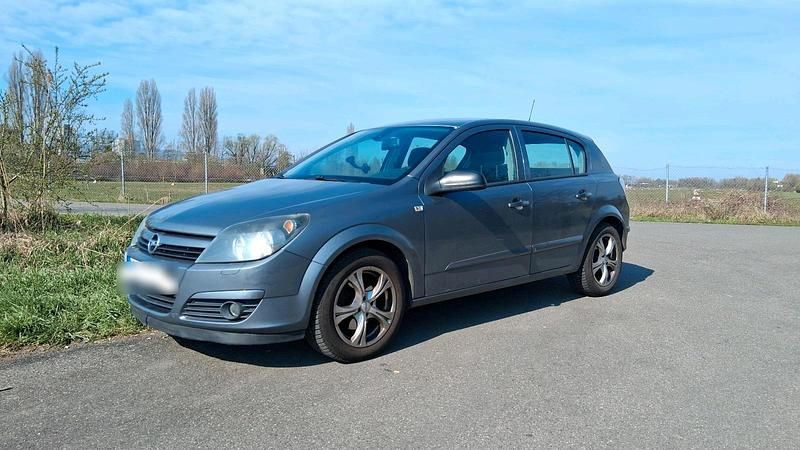 Gebraucht Opel Astra 90 PS (66 kW) 2004 Grau Limousine