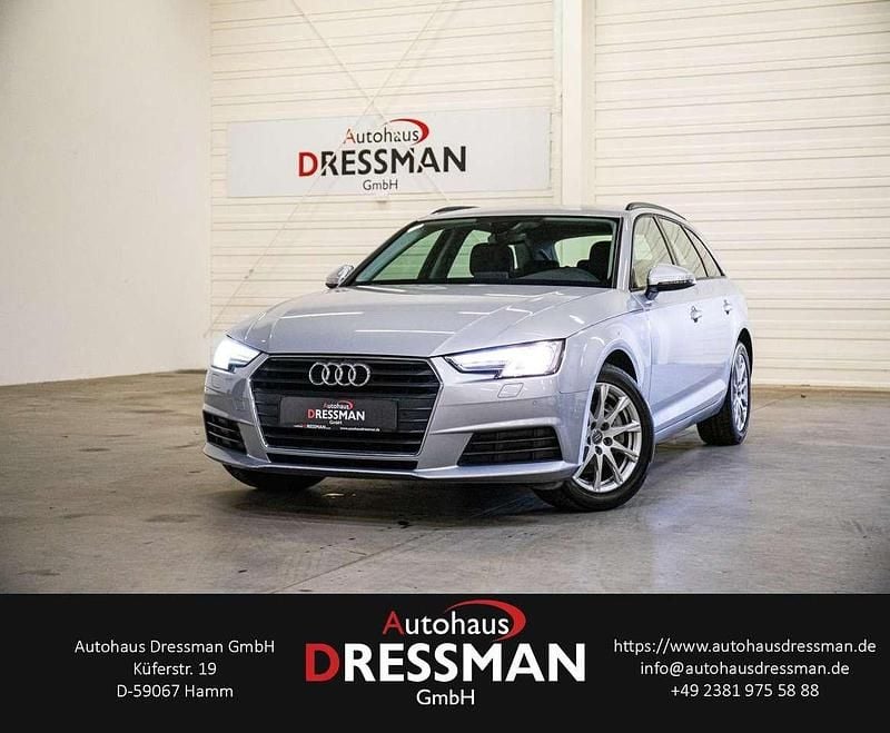 Florettsilber metallic Gebraucht 2018 Audi A4 Basis Kombi | 12.648 € (Superpreis) - Bild 1/3