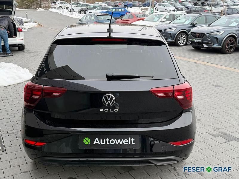 Gebraucht VW Polo Life 80 PS (58 kW) 2022 Deep black perleffekt Kleinwagen