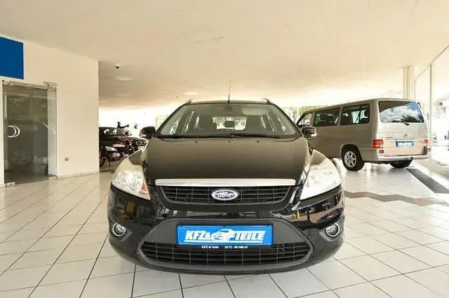 Second-hand Ford Focus Style 110 CP (80 kW) 2009 Negru Break