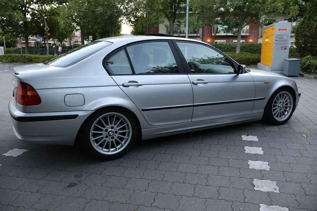 Gebraucht BMW 330 Performance 231 PS (169 kW) 2002 Silber Limousine