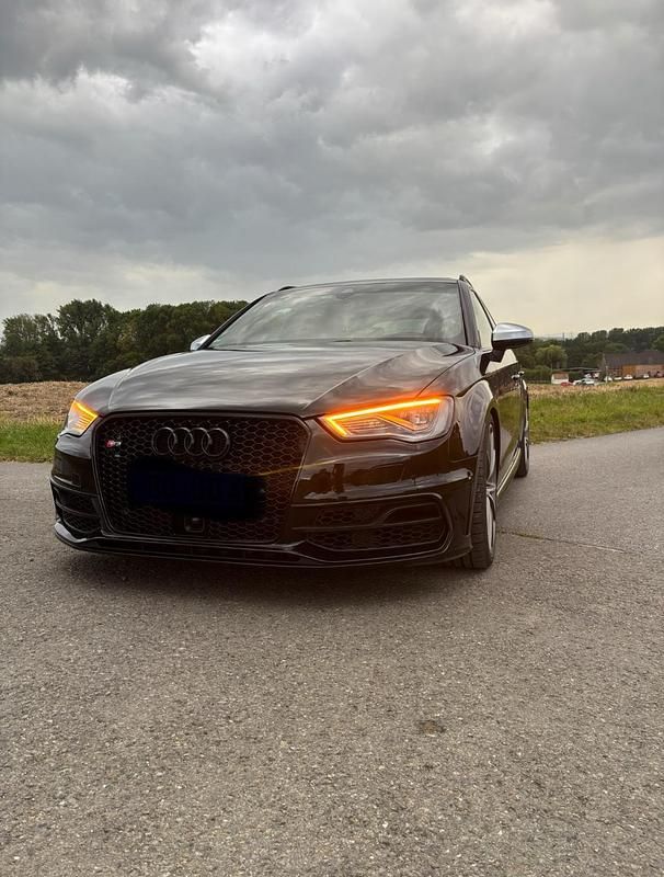 Schwarz Gebraucht 2014 Audi S3 Kleinwagen | 20.499 € (Fairer Preis) - Bild 1/4