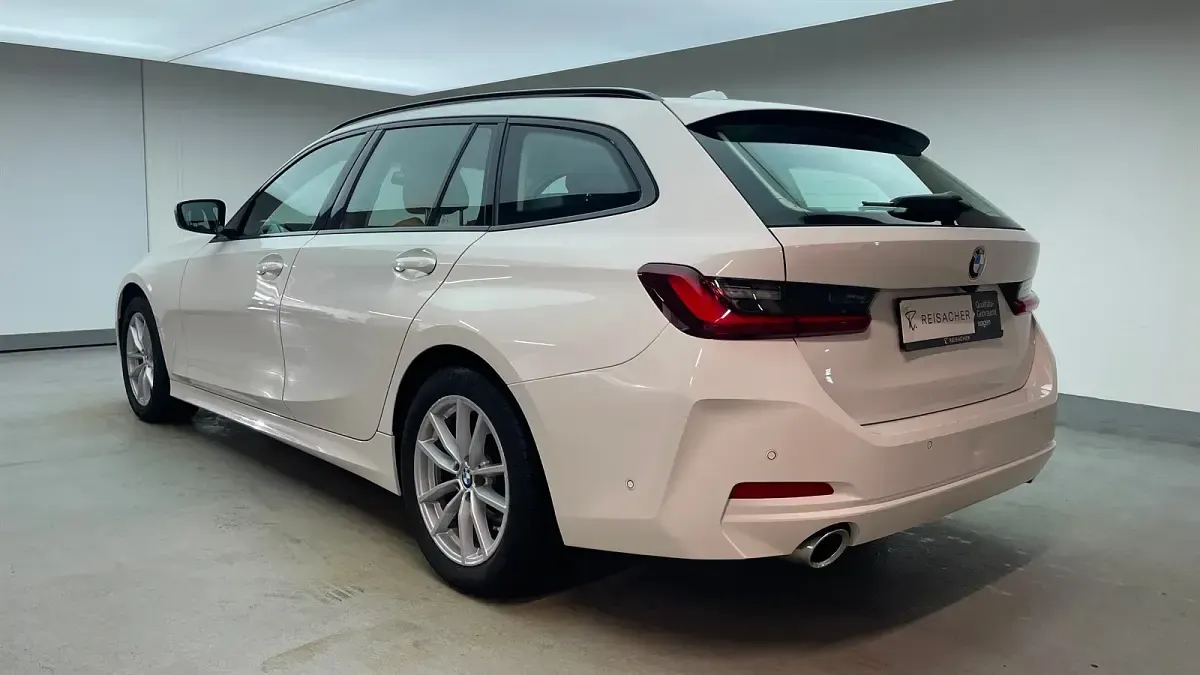 Używany BMW 320 Efficient Dynamics 190 KM (139 kW) 2023 Biały Kombi