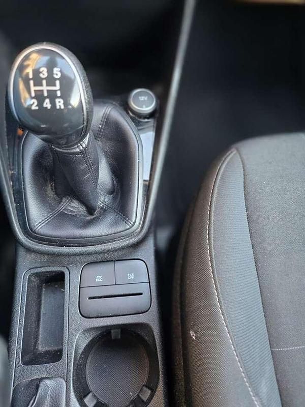 Gebraucht Ford Fiesta Trend 71 PS (52 kW) 2018 Frostweiß Kleinwagen