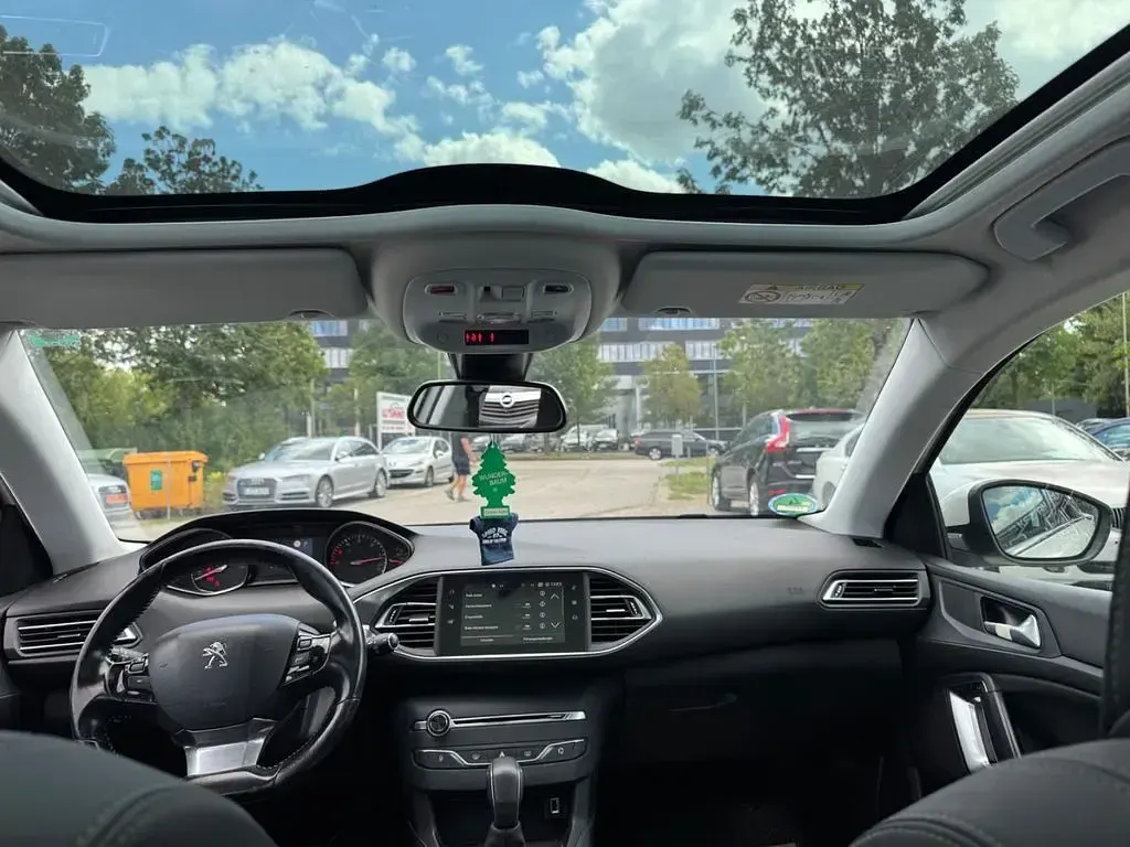 Gebraucht Peugeot 308 120 PS (88 kW) 2018 Weiß Limousine