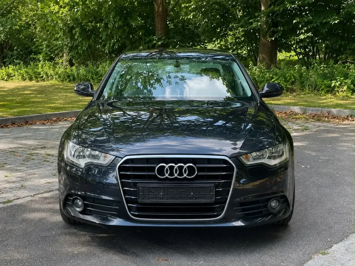 Gebraucht Audi A6 Comfort 205 PS (150 kW) 2011 Blau Limousine
