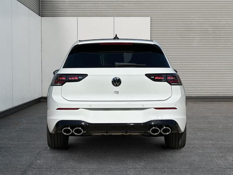 Neu VW Golf VIII R 333 PS (244 kW) 2025 Pure white, dach schwarz Limousine