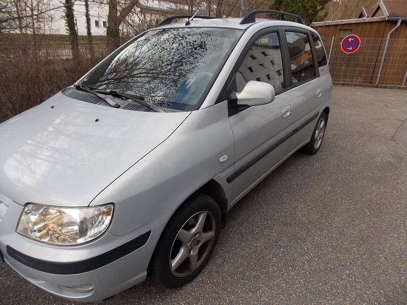 Gebraucht Hyundai Matrix 122 PS (89 kW) 2004 Silber Van / Kleinbus