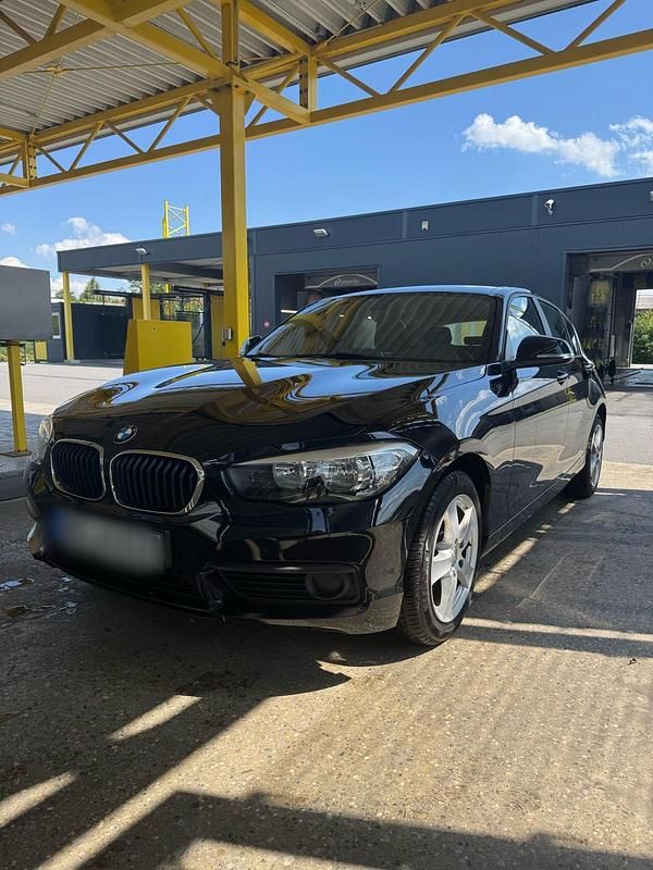 Schwarz Gebraucht 2017 BMW 116 Kleinwagen | 14.699 € (Fairer Preis) - Bild 1/4