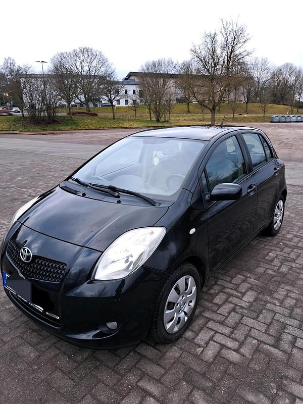 Gebraucht Toyota Yaris 87 PS (63 kW) 2009 Schwarz Kleinwagen