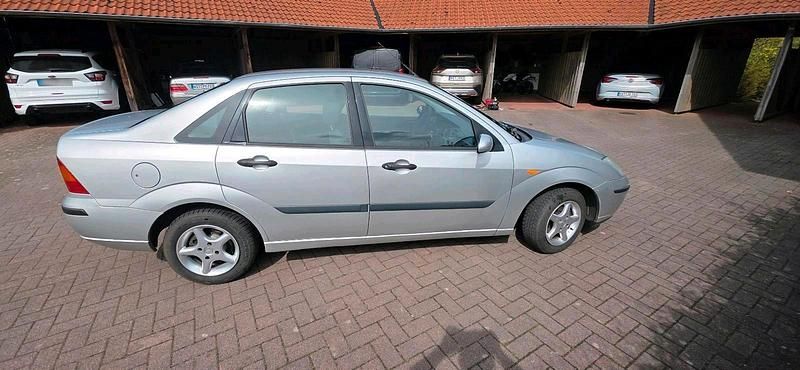 Gebraucht Ford Focus 75 PS (55 kW) 2004 Silber Limousine