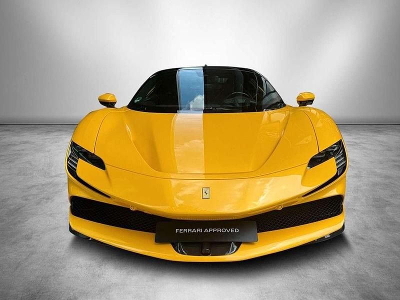 Gebraucht Ferrari SF90 1006 PS (739 kW) 2023 Giallo triplo strato Coupé