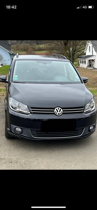 Schwarz Gebraucht 2012 VW Touran Van / Kleinbus | 8.800 € (Etwas zu teuer) - Bild 1/4
